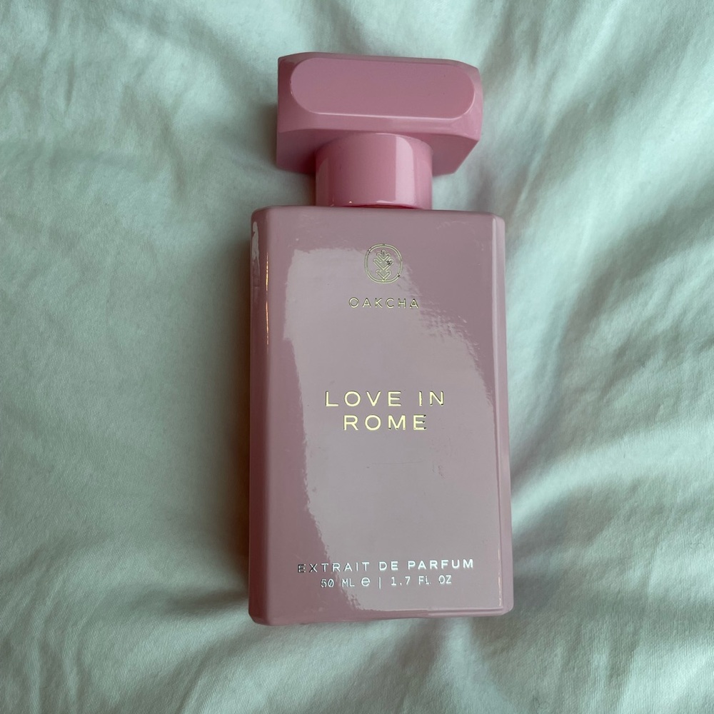 OAKCHA - Love in Rome - Extrait de Parfum (Smells Like Valentino Born in Roma)